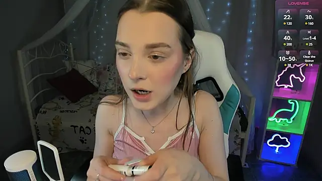 Snapshot of kaisajenner chatting on February 16, 2025, 7:05 pm kaisajenner online show from February 16, 2025, 7:05 pm