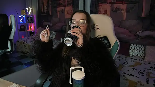 Snapshot of kaisajenner chatting on February 19, 2025, 4:44 pm kaisajenner online show from February 19, 2025, 4:44 pm