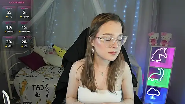 Snapshot of kaisajenner chatting on March 17, 2025, 5:49 pm kaisajenner online show from March 17, 2025, 5:49 pm
