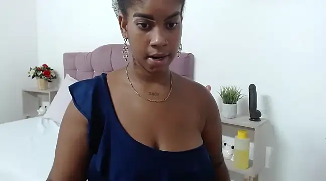 CanelaFierce online show from March 4, 2025, 2:21 pm