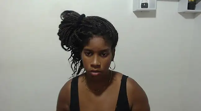 CanelaFierce online show from February 6, 2025, 8:56 pm