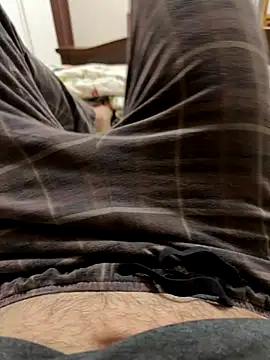 Snapshot of Silvester79 chatting on December 17, 2025, 12:37 am Silvester79 online show from December 17, 2025, 12:37 am