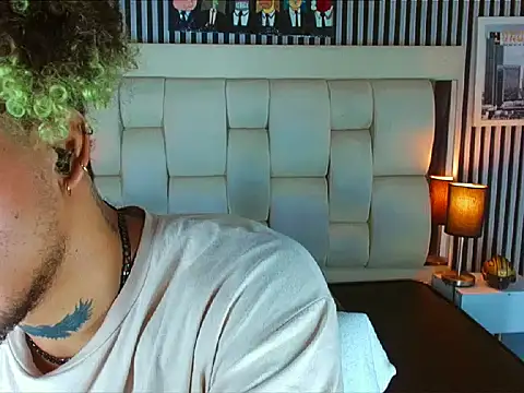 Snapshot of LihanJor_23 chatting on December 1, 2025, 1:34 pm LihanJor 23 online show from December 1, 2025, 1:34 pm