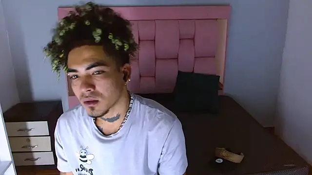 Snapshot of LihanJor_23 chatting on December 17, 2025, 6:35 pm LihanJor 23 online show from December 17, 2025, 6:35 pm