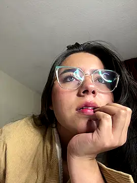 megan cl online show from October 2, 2025, 12:47 am