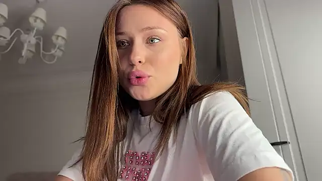 Kisskeyy online show from October 1, 2025, 5:50 pm