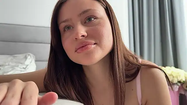 Kisskeyy online show from October 29, 2025, 1:10 pm