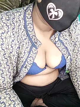 Snapshot of monekhan123 chatting on January 13, 2026, 3:38 pm monekhan123 online show from January 13, 2026, 3:38 pm