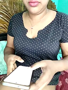 Snapshot of monekhan123 chatting on December 5, 2025, 12:04 pm monekhan123 online show from December 5, 2025, 12:04 pm