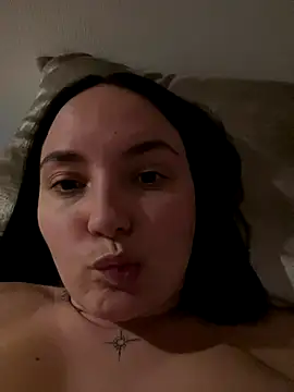 Snapshot of Orgasmille chatting on December 17, 2025, 9:31 pm Orgasmille online show from December 17, 2025, 9:31 pm