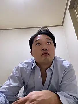 offwhite777 online show from February 16, 2025, 11:38 am