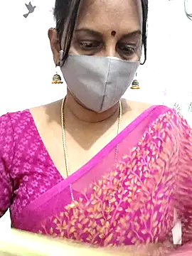 Snapshot of Tamil_Meera12 chatting on August 3, 2026, 3:47 am Tamil Meera12 online show from August 3, 2026, 3:47 am