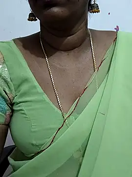 Snapshot of Tamil_Meera12 chatting on August 1, 2026, 12:58 pm Tamil Meera12 online show from August 1, 2026, 12:58 pm