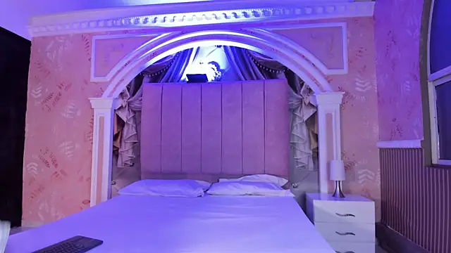 angel fetish  online show from March 1, 2025, 3:53 am