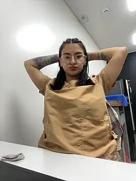 Snapshot of Emma_Giraldo chatting on October 5, 2025, 3:03 pm Emma Giraldo online show from October 5, 2025, 3:03 pm