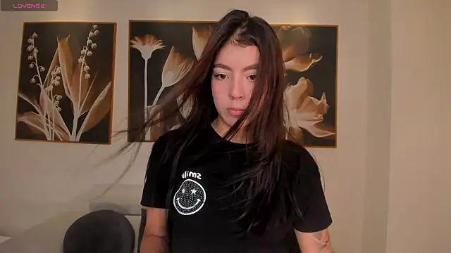 IsabellaKroft online show from February 24, 2025, 6:47 pm