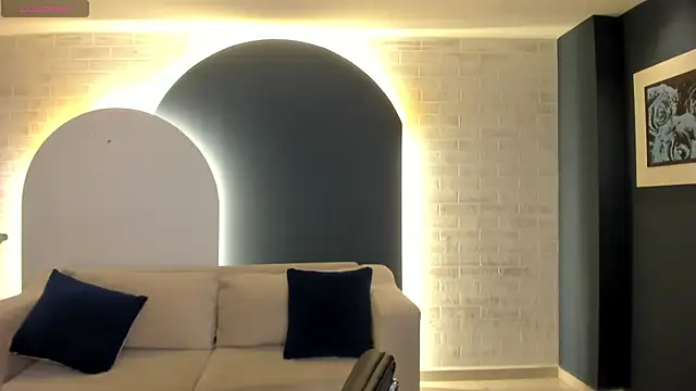 IsabellaKroft online show from March 4, 2025, 6:50 pm