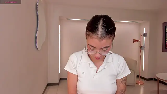 IsabellaKroft online show from October 5, 2025, 11:39 pm