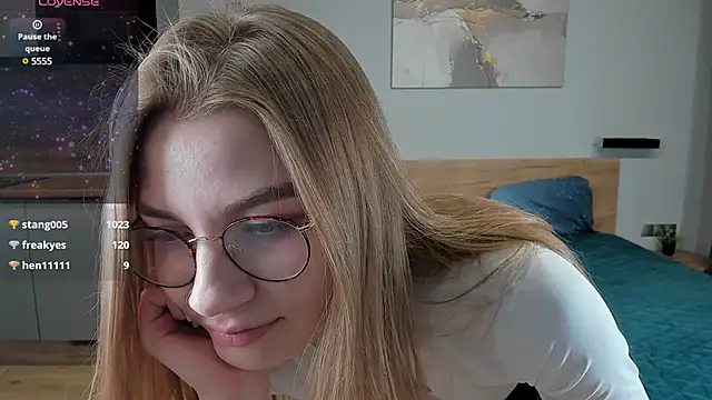 Enjoy everymoment  online show from March 11, 2025, 12:00 am