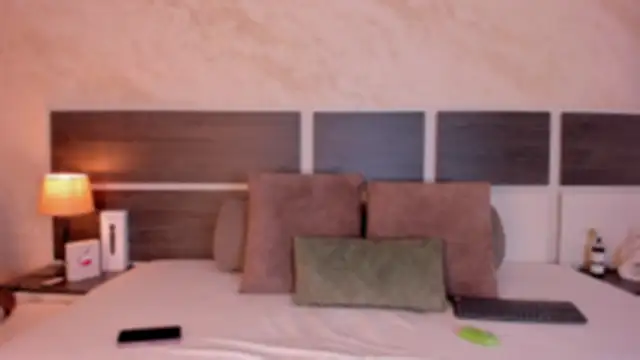 Snapshot of Alyssia_Collins chatting on February 19, 2025, 3:27 pm Alyssia Collins online show from February 19, 2025, 3:27 pm