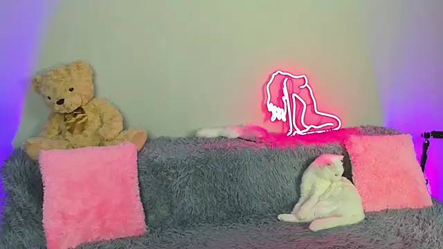 Snapshot of EvaBalmer chatting on October 14, 2025, 3:07 am EvaBalmer online show from October 14, 2025, 3:07 am