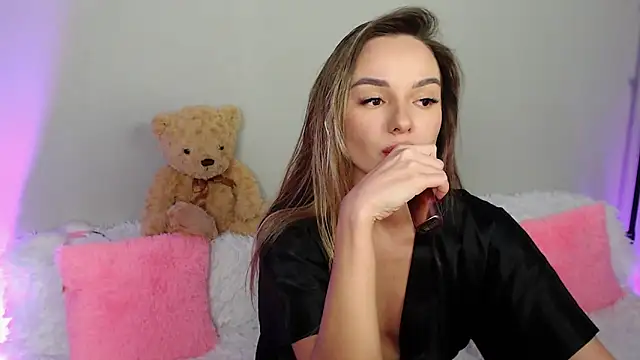 Snapshot of EvaBalmer chatting on September 23, 2025, 11:12 pm EvaBalmer online show from September 23, 2025, 11:12 pm