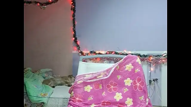 Snapshot of kyliebigboobs chatting on December 15, 2025, 9:04 am kyliebigboobs online show from December 15, 2025, 9:04 am