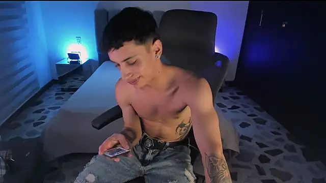 JhoanLeandro online show from September 30, 2025, 2:06 am