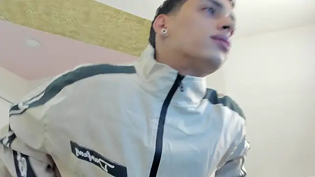 JhoanLeandro online show from September 16, 2025, 5:52 am