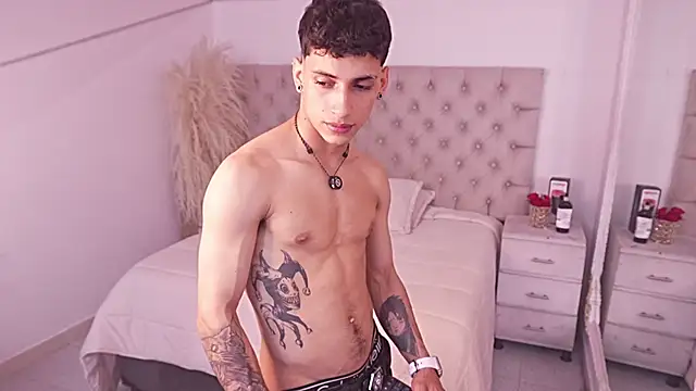 JhoanLeandro online show from April 3, 2026, 5:14 am