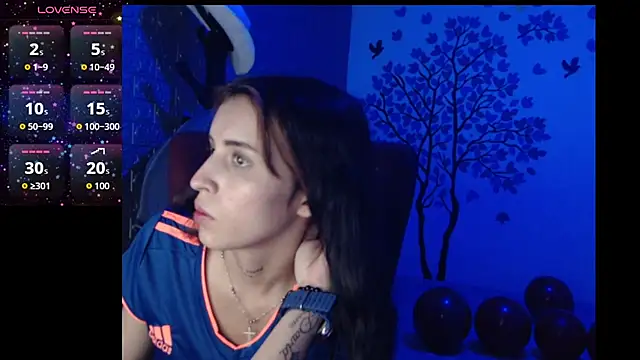 AngelaTurizo online show from September 9, 2025, 11:47 pm