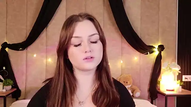 Snapshot of Kendra_Parlow chatting on October 3, 2025, 8:21 pm Kendra Parlow online show from October 3, 2025, 8:21 pm