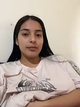 Snapshot of ariana_sweet87 chatting on December 19, 2025, 6:43 pm ariana sweet87 online show from December 19, 2025, 6:43 pm