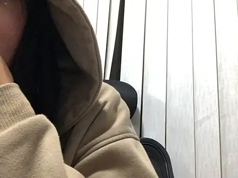Snapshot of Enyel_valmina chatting on March 13, 2025, 1:43 am Enyel valmina online show from March 13, 2025, 1:43 am