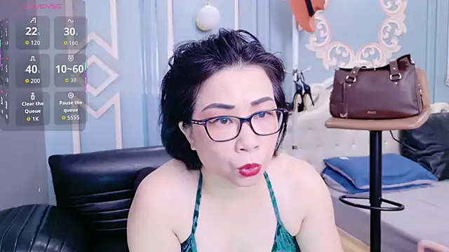 Snapshot of LucianaMe chatting on April 19, 2026, 2:23 am LucianaMe online show from April 19, 2026, 2:23 am