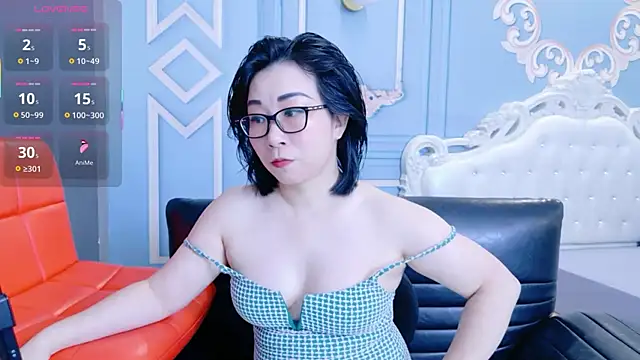 LucianaMe online show from April 3, 2026, 2:07 am