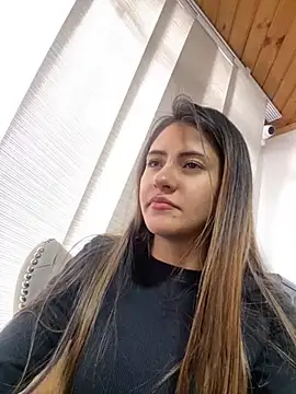 Snapshot of Andrea18_blonde chatting on March 7, 2025, 6:22 pm Andrea18 blonde online show from March 7, 2025, 6:22 pm