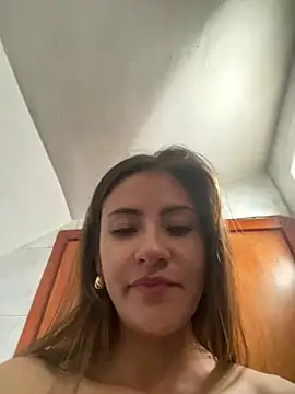Snapshot of Andrea18_blonde chatting on February 28, 2025, 8:07 pm Andrea18 blonde online show from February 28, 2025, 8:07 pm