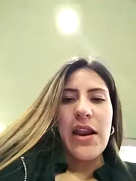 Snapshot of Andrea18_blonde chatting on March 5, 2025, 7:17 pm Andrea18 blonde online show from March 5, 2025, 7:17 pm