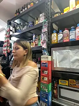 Snapshot of Andrea18_blonde chatting on February 18, 2026, 8:38 pm Andrea18 blonde online show from February 18, 2026, 8:38 pm