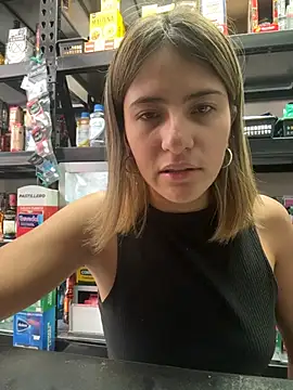 Snapshot of Andrea18_blonde chatting on January 15, 2026, 4:43 pm Andrea18 blonde online show from January 15, 2026, 4:43 pm