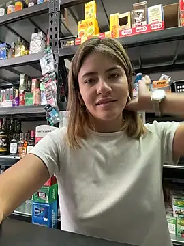 Snapshot of Andrea18_blonde chatting on January 17, 2026, 3:48 pm Andrea18 blonde online show from January 17, 2026, 3:48 pm