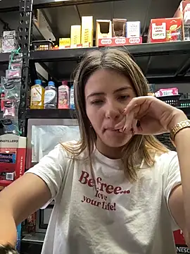 Snapshot of Andrea18_blonde chatting on February 24, 2026, 5:03 pm Andrea18 blonde online show from February 24, 2026, 5:03 pm