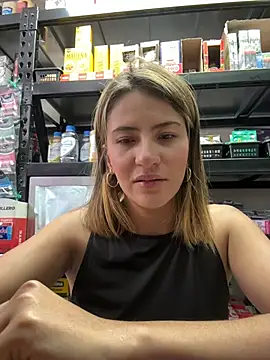 Snapshot of Andrea18_blonde chatting on January 11, 2026, 4:14 pm Andrea18 blonde online show from January 11, 2026, 4:14 pm