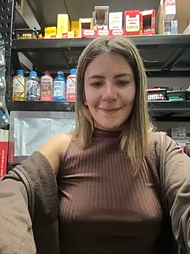 Snapshot of Andrea18_blonde chatting on February 17, 2026, 12:02 pm Andrea18 blonde online show from February 17, 2026, 12:02 pm