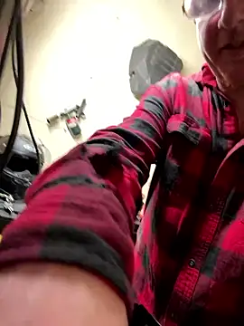 ClimbedCaelum online show from April 8, 2026, 5:20 am