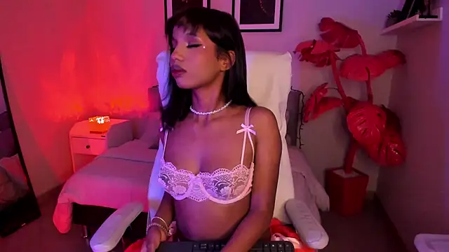 Gigi Strawberry online show from February 15, 2026, 4:46 am