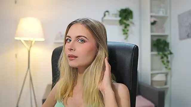 Snapshot of catecrago_ chatting on December 16, 2025, 1:59 pm catecrago online show from December 16, 2025, 1:59 pm