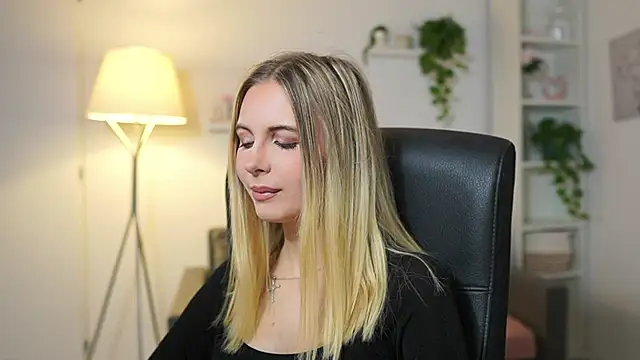 Snapshot of catecrago_ chatting on December 17, 2025, 9:14 am catecrago online show from December 17, 2025, 9:14 am