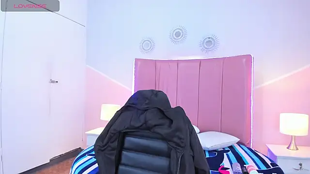 Liiam smith  online show from October 20, 2025, 12:38 pm